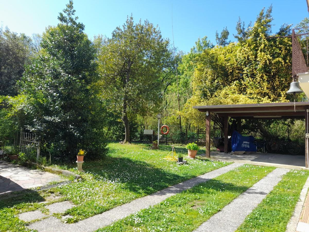 Ferienwohnung La Casa Del Tiglio Sarzana Exterior foto