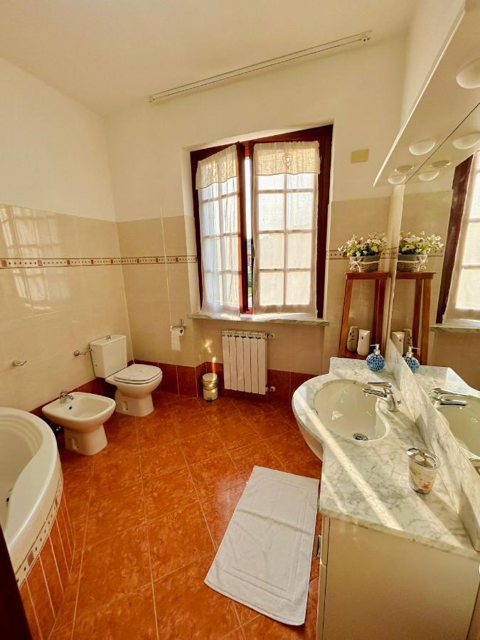 Ferienwohnung La Casa Del Tiglio Sarzana Exterior foto